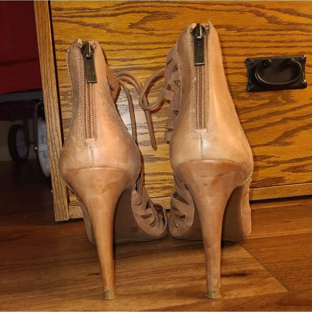 Jessica Simpson Tan Lace Up Shoes- Heels- Size 8.5 - Picture 5 of 6